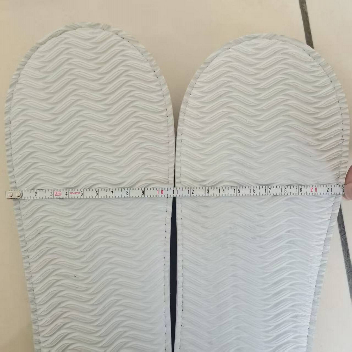 91家纺网 家纺一手货源 找家纺 （总）安力森/诚臻酒店用品 2025新款酒店民宿专 用灰色亚麻质 感防滑拖鞋 客房待客舒适软底拖鞋