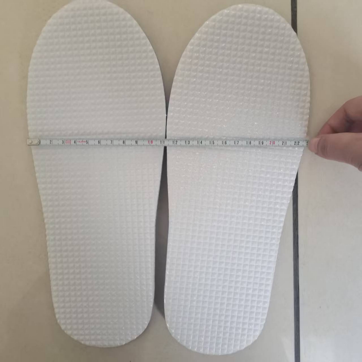 91家纺网 家纺一手货源 找家纺 （总）安力森/诚臻酒店用品 2025新款酒店民宿专用灰色防滑待客拖鞋 带标简约商务风客房一次性拖鞋