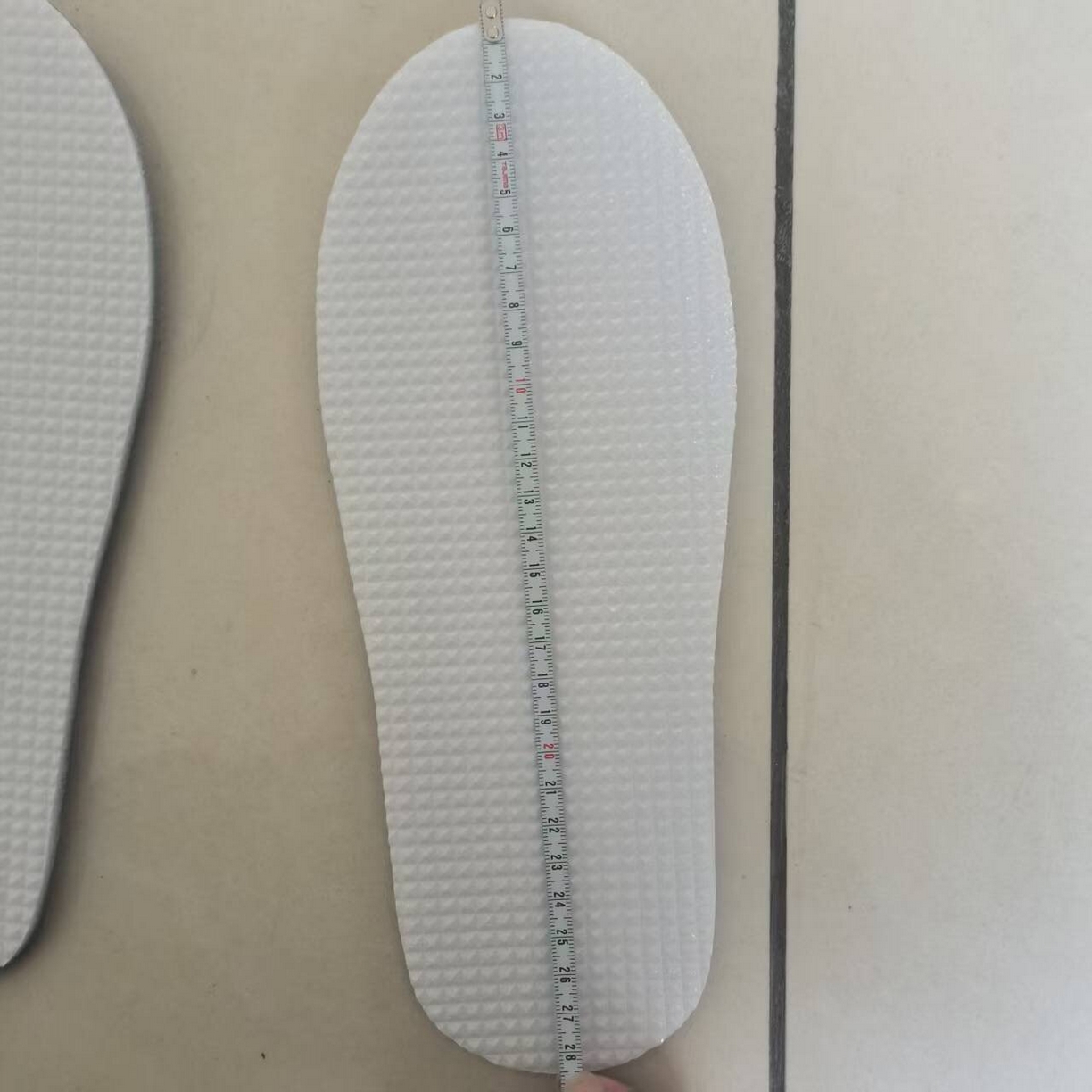 91家纺网 家纺一手货源 找家纺 （总）安力森/诚臻酒店用品 2025新款酒店民宿专用灰色防滑待客拖鞋 带标简约商务风客房一次性拖鞋