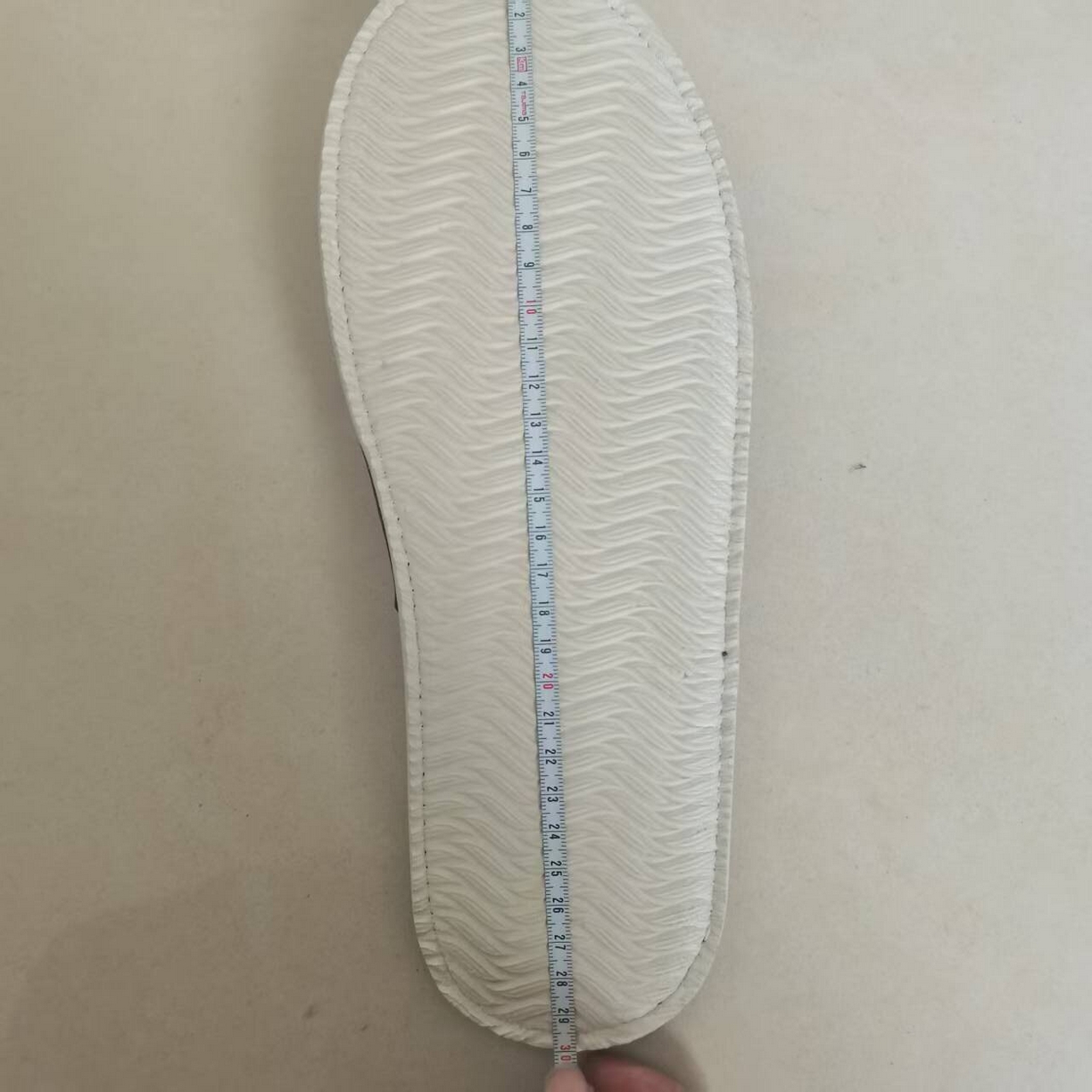 91家纺网 家纺一手货源 找家纺 （总）安力森/诚臻酒店用品 2025新款酒店民宿专供  复古报纸风防滑布艺拖鞋  客房居家待客软底拖鞋