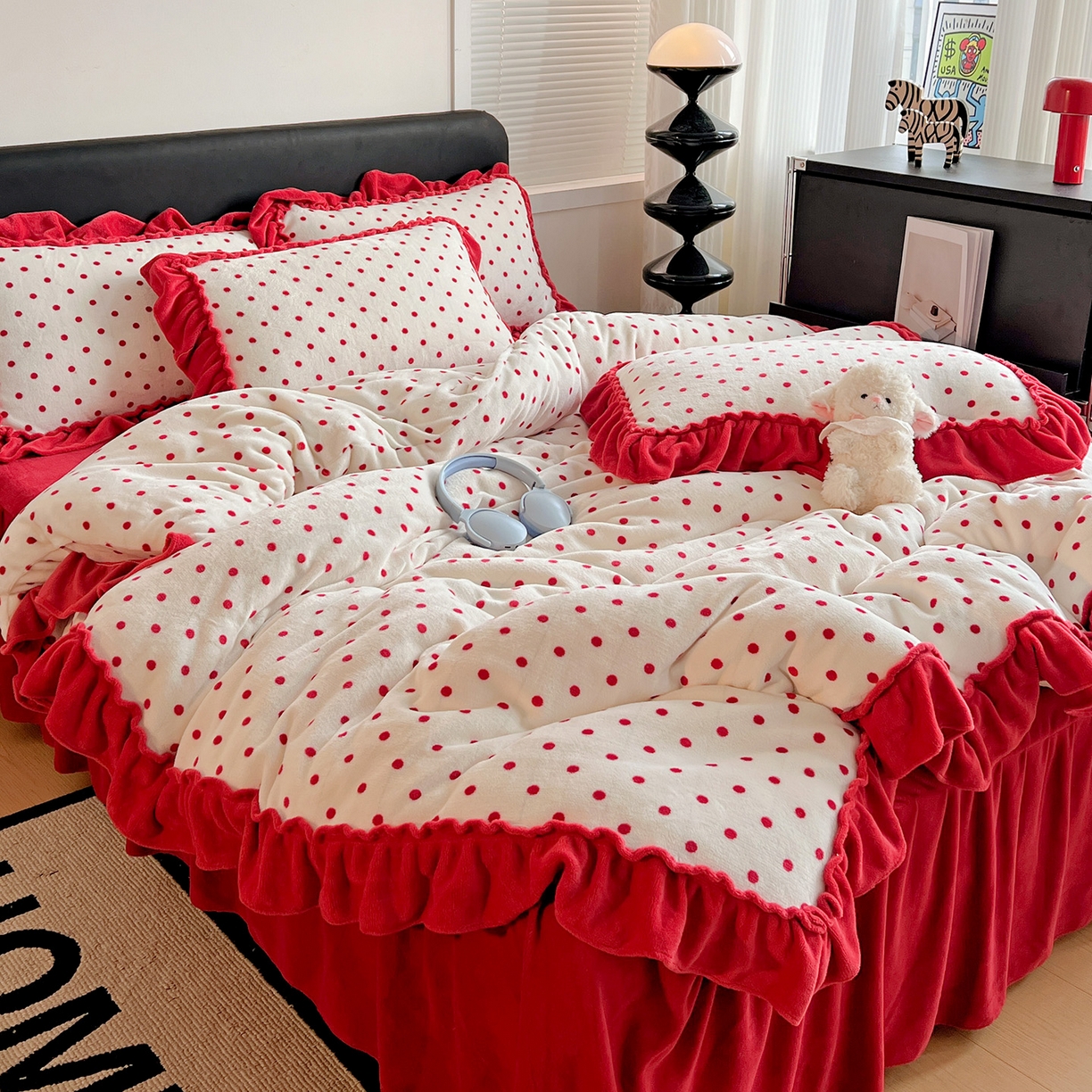 91家纺网 家纺一手货源 找家纺 （总）富米莱（原臻工厂） 2025新款热卖舒适大宽花边牛奶绒床盖床裙四件套