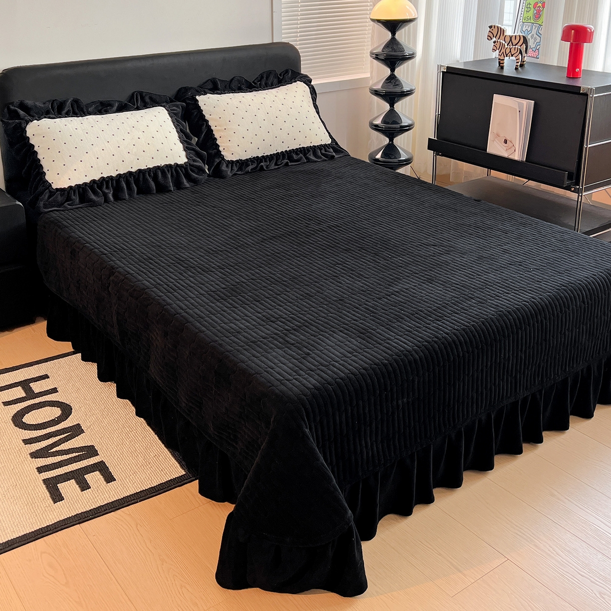 91家纺网 家纺一手货源 找家纺 富米莱（原臻工厂） 2025新款热卖舒适大宽花边牛奶绒床盖床裙四件套 爆款大花边-奶油黑点点