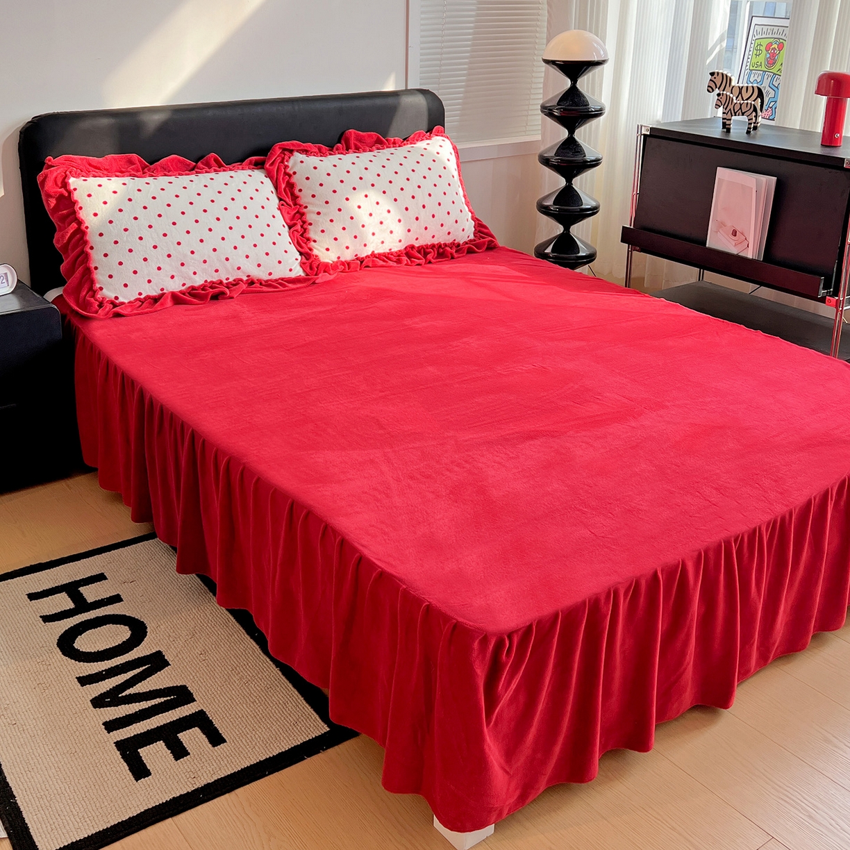 91家纺网 家纺一手货源 找家纺 富米莱（原臻工厂） 2025新款热卖舒适大宽花边牛奶绒床盖床裙四件套 爆款大花边-奶油红点点