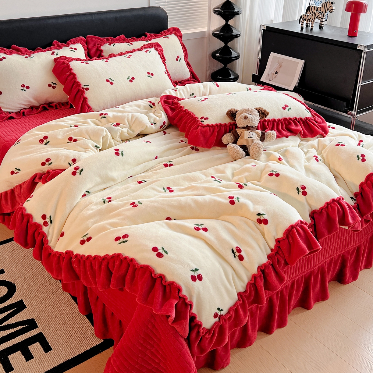 富米莱（原臻工厂） 2025新款热卖舒适大宽花边牛奶绒床盖床裙四件套 爆款大花边-奶油红樱桃