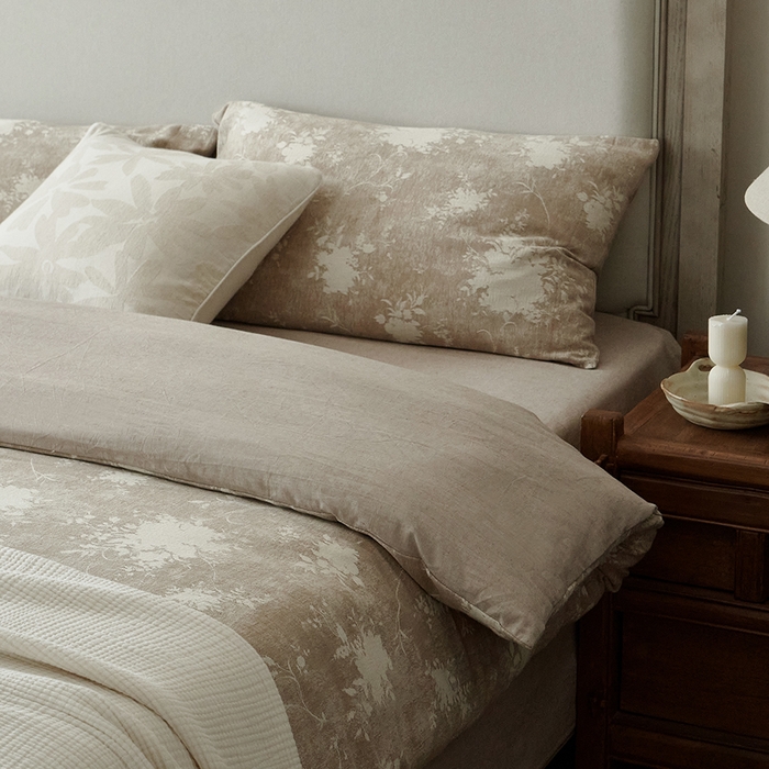 91家纺网 家纺一手货源 找家纺 子和家居 2025新款棉麻色织提花四件套-浮影暗香 （会员享受会员折扣 标准控价：券后不低于298元 加大控价：券后不低于318元） 浮影暗香-芍香