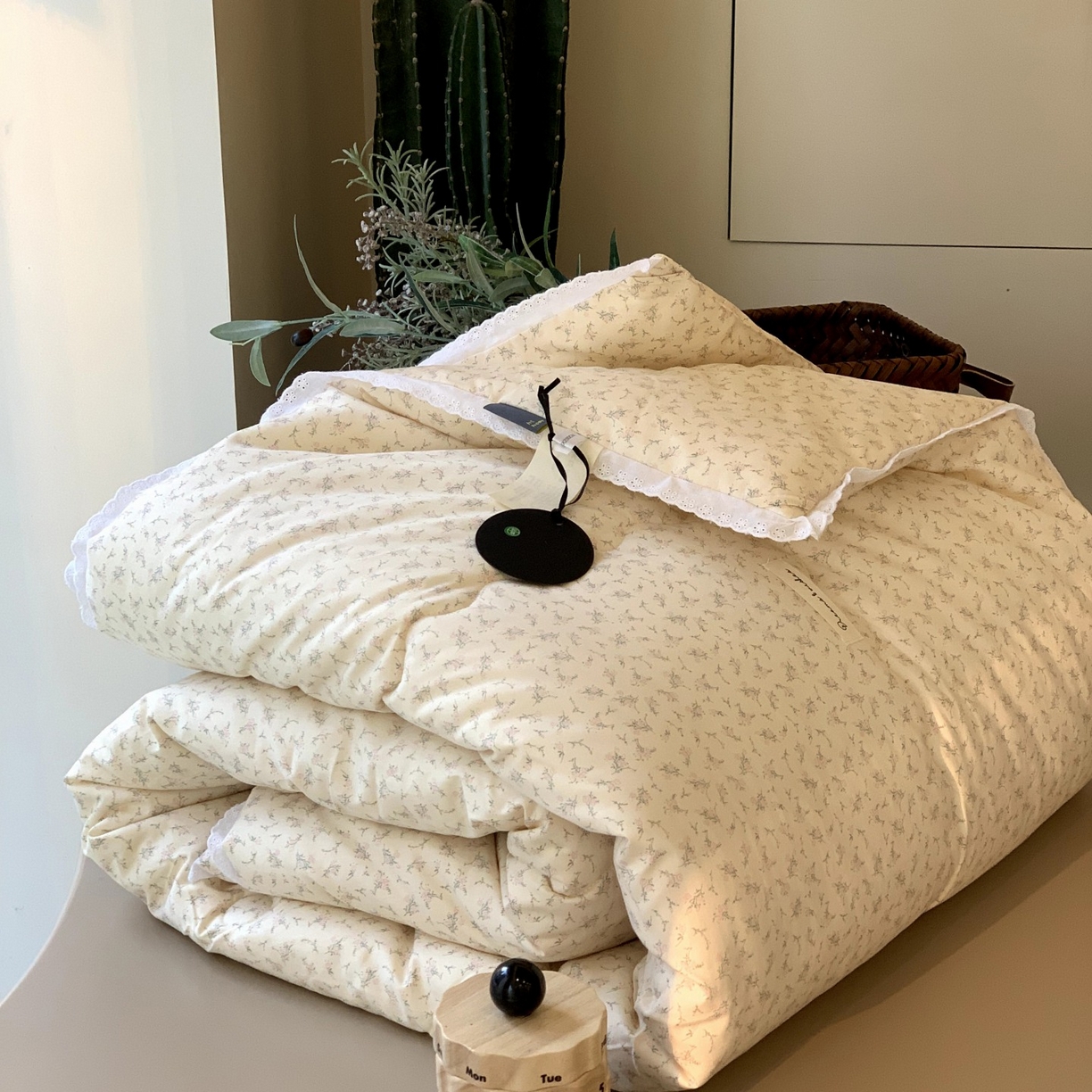 91家纺网 家纺一手货源 找家纺 汇庭 2025秋冬新品慕斯春秋被子被芯系列 暖心豆沙