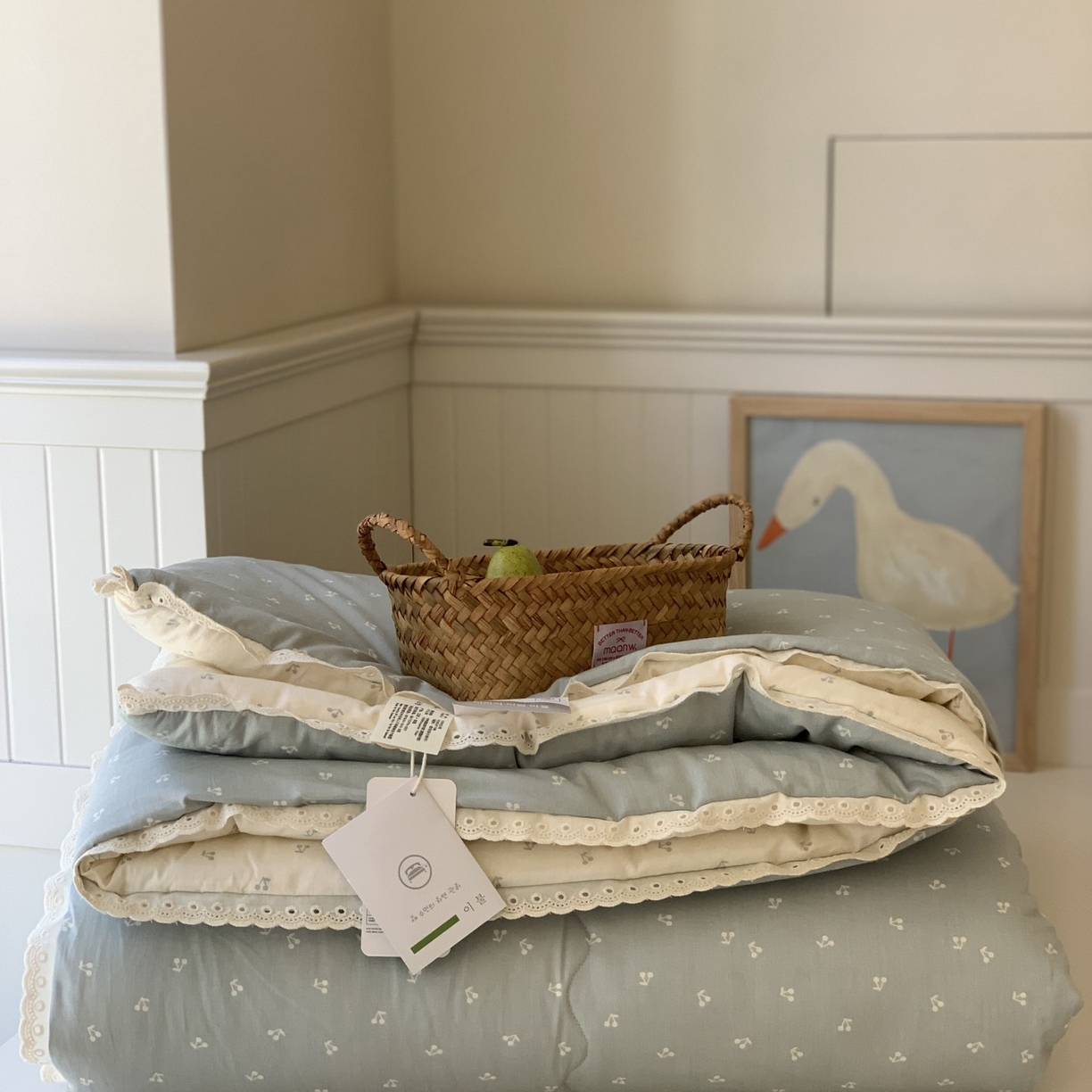 91家纺网 家纺一手货源 找家纺 汇庭 2025秋冬新品慕斯春秋被子被芯系列 甜甜樱桃蓝