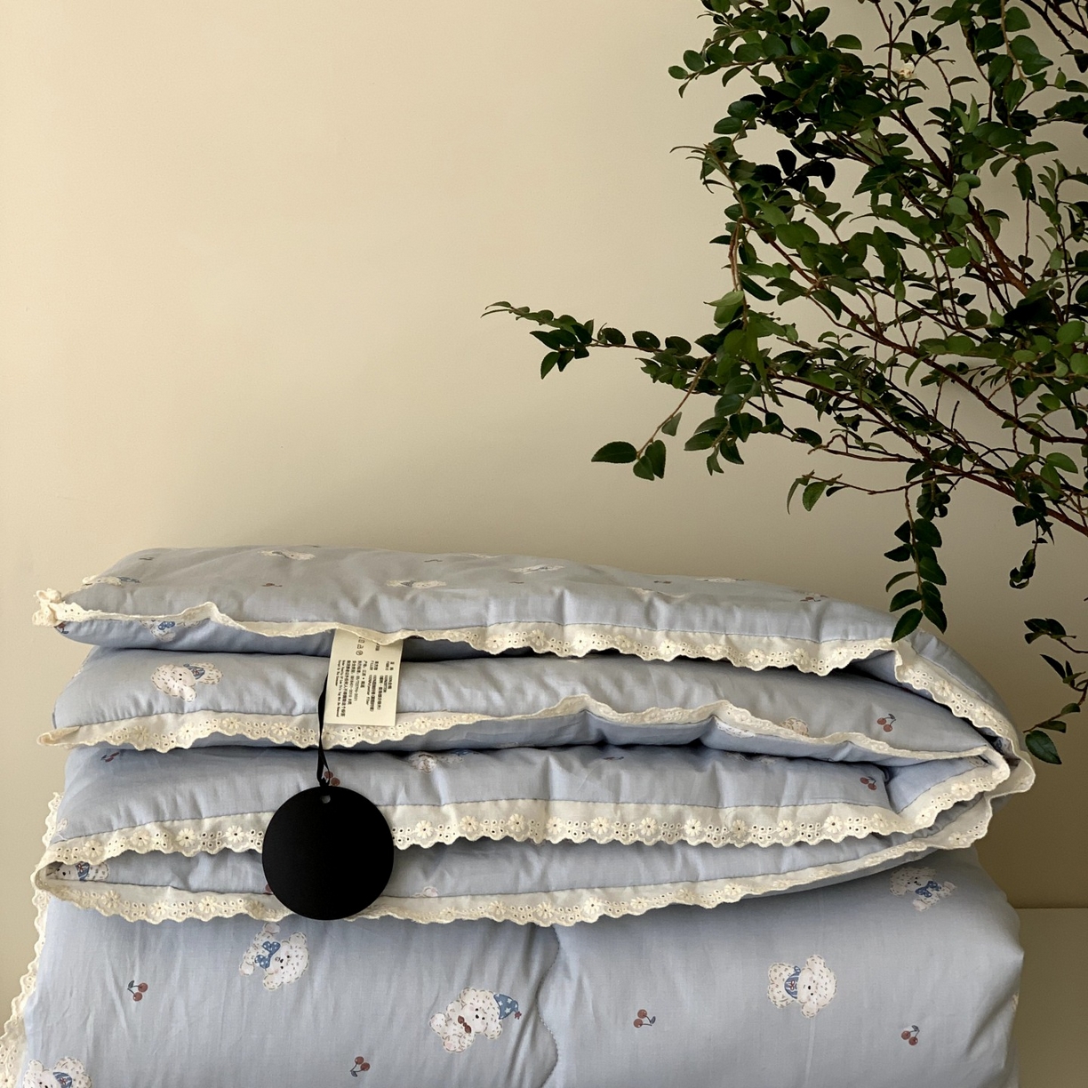 91家纺网 家纺一手货源 找家纺 汇庭 2025秋冬新品慕斯春秋被子被芯系列 蓝色小狗