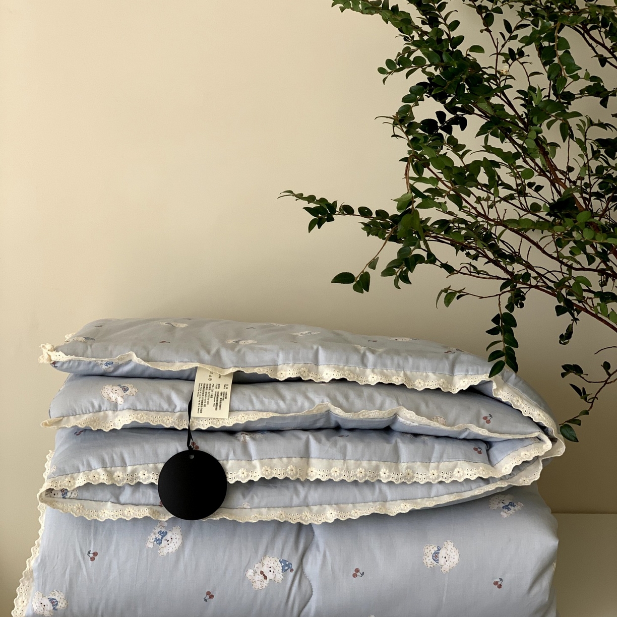 91家纺网 家纺一手货源 找家纺 汇庭 2025秋冬新品慕斯春秋被子被芯系列 蓝色小狗