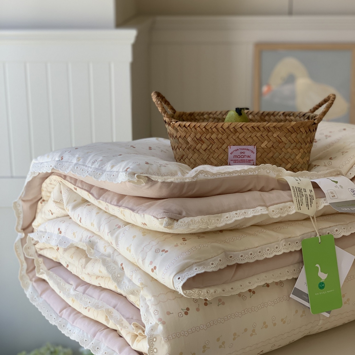 91家纺网 家纺一手货源 找家纺 汇庭 2025秋冬新品慕斯春秋被子被芯系列 樱桃彩色