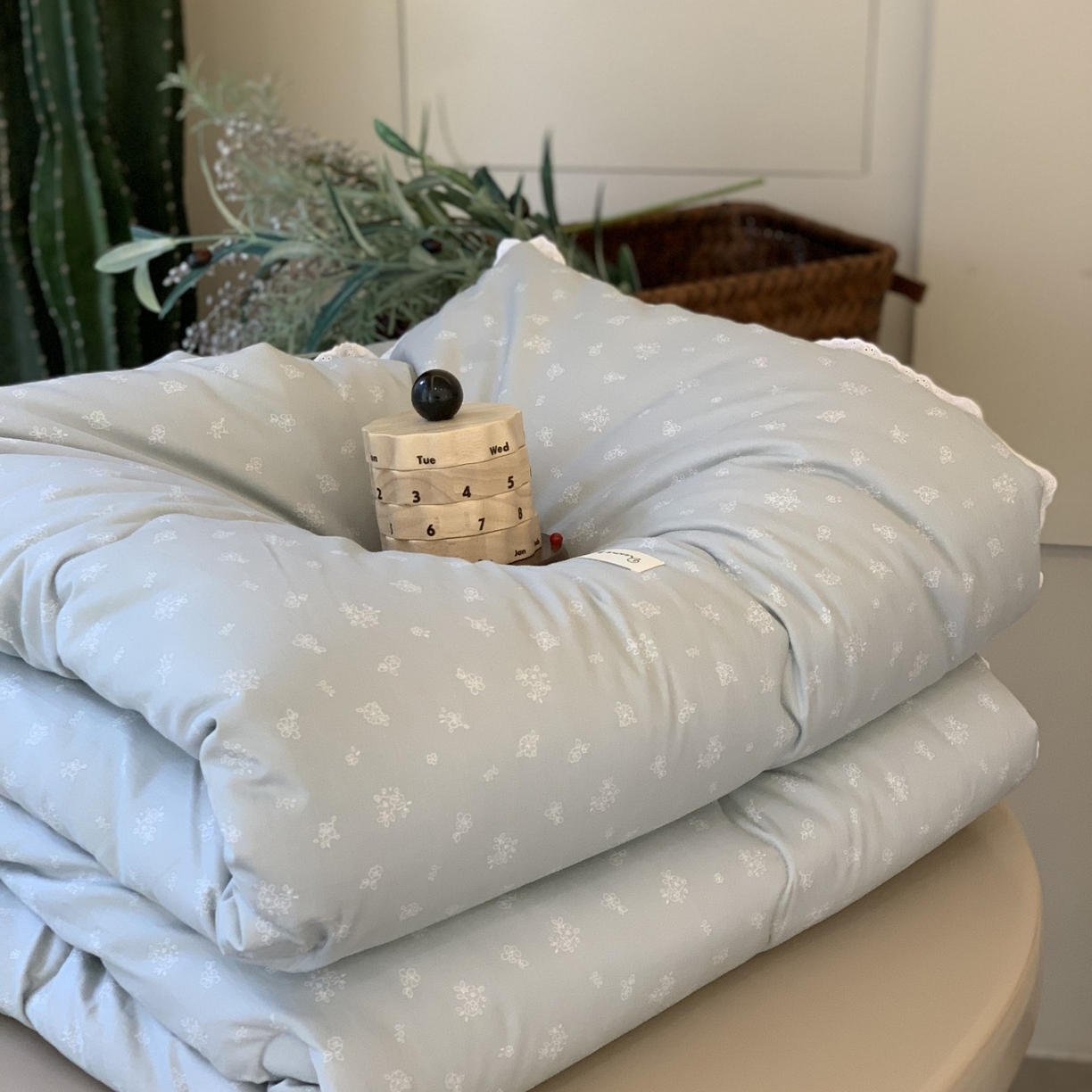 91家纺网 家纺一手货源 找家纺 汇庭 2025秋冬新品慕斯春秋被子被芯系列 暖心蓝