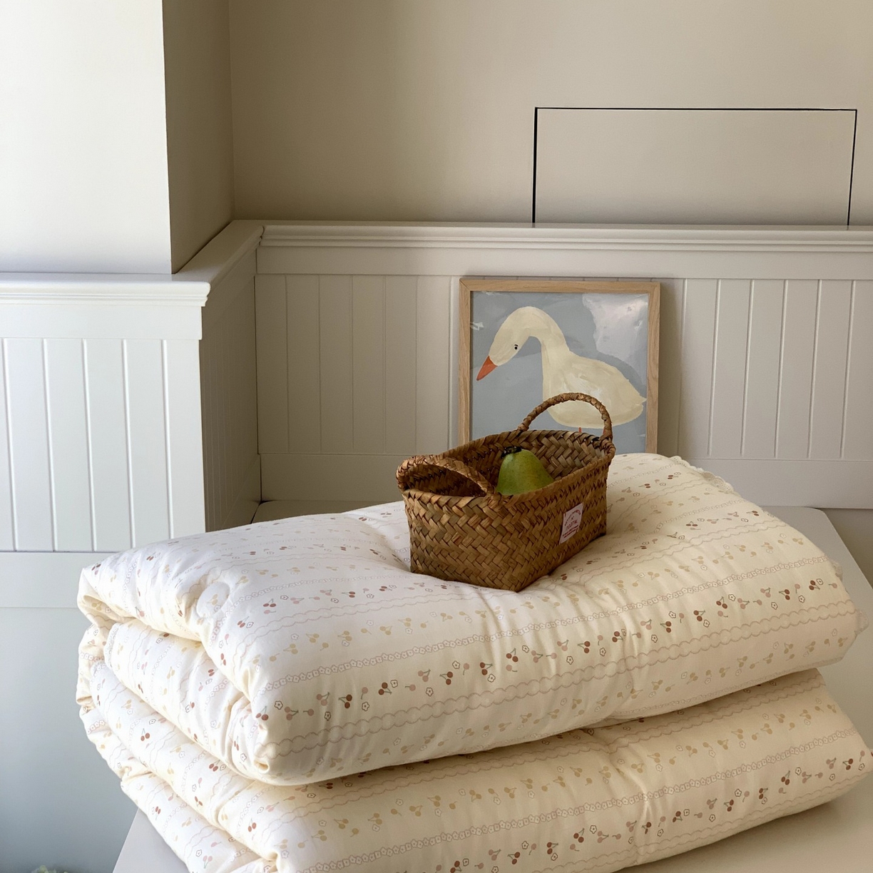 91家纺网 家纺一手货源 找家纺 汇庭 2025秋冬新品慕斯春秋被子被芯系列 樱桃彩色