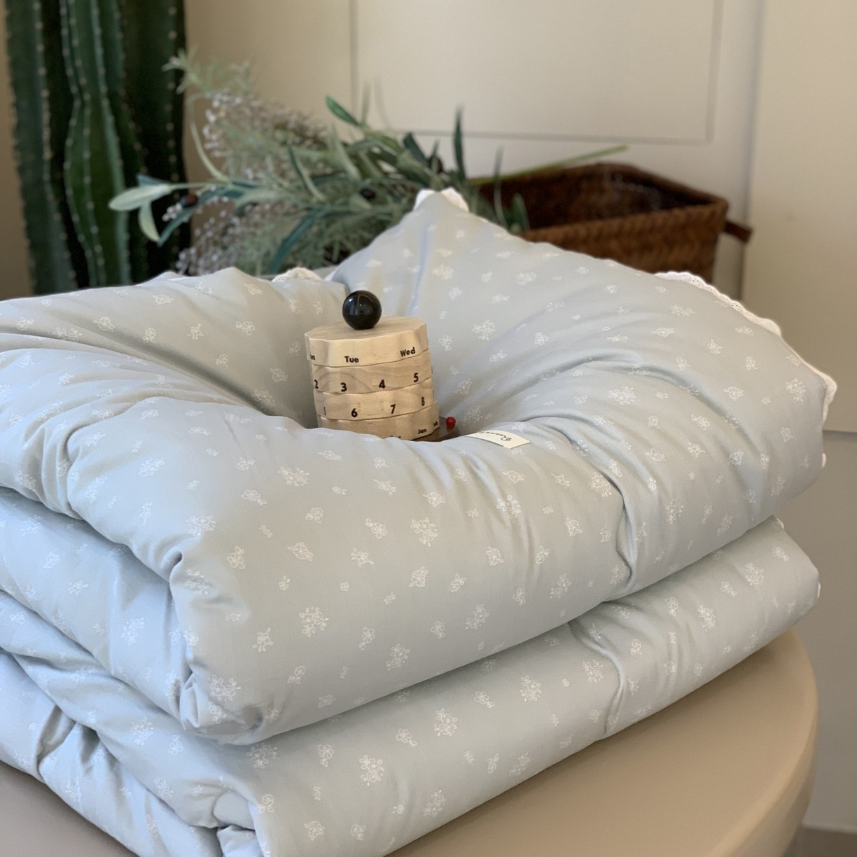 91家纺网 家纺一手货源 找家纺 汇庭 2025秋冬新品慕斯春秋被子被芯系列 暖心蓝