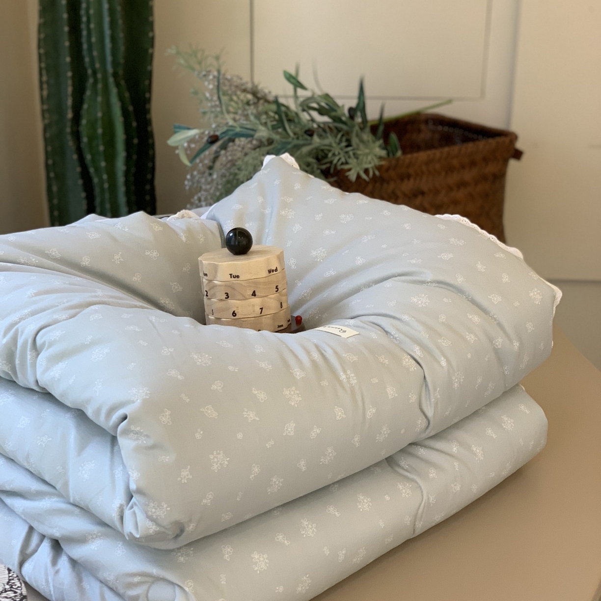 91家纺网 家纺一手货源 找家纺 汇庭 2025秋冬新品慕斯春秋被子被芯系列 暖心蓝