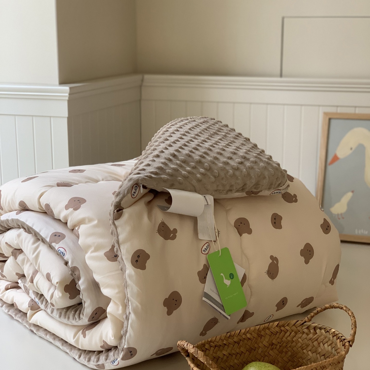 91家纺网 家纺一手货源 找家纺 汇庭 2025秋冬新品60s长绒棉单人豆豆冬被子被芯 乐乐兔