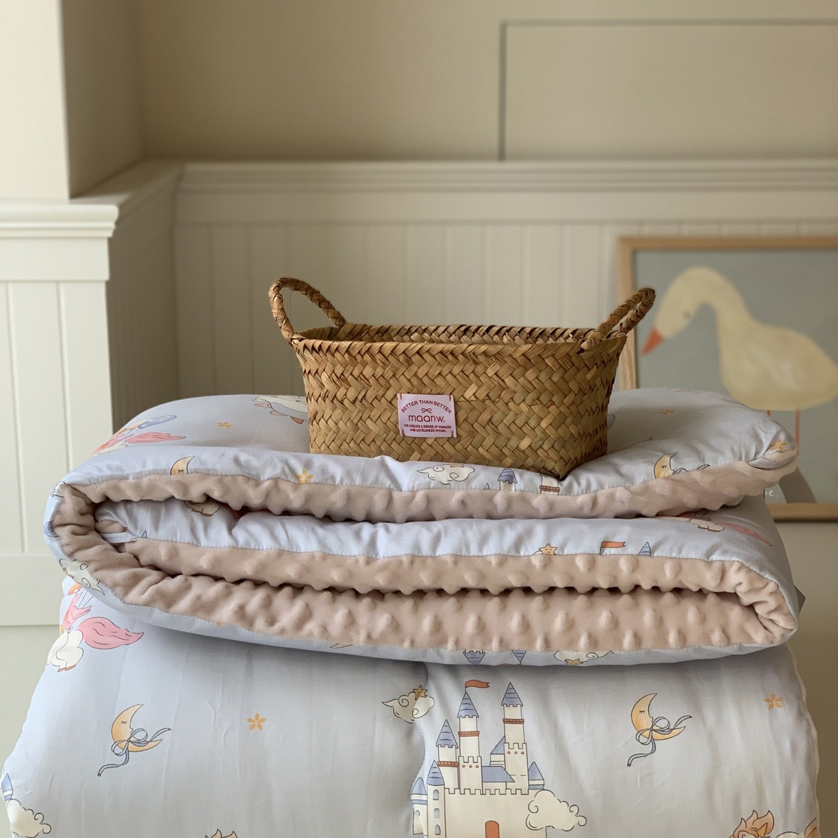 91家纺网 家纺一手货源 找家纺 汇庭 2025秋冬新品60s长绒棉单人豆豆冬被子被芯 城堡蓝