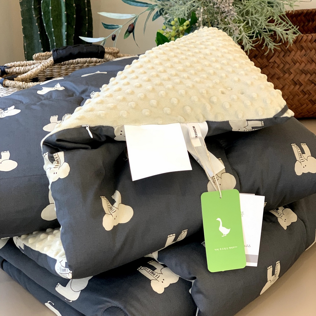 91家纺网 家纺一手货源 找家纺 汇庭 2025秋冬新品60s长绒棉单人豆豆冬被子被芯 图图象