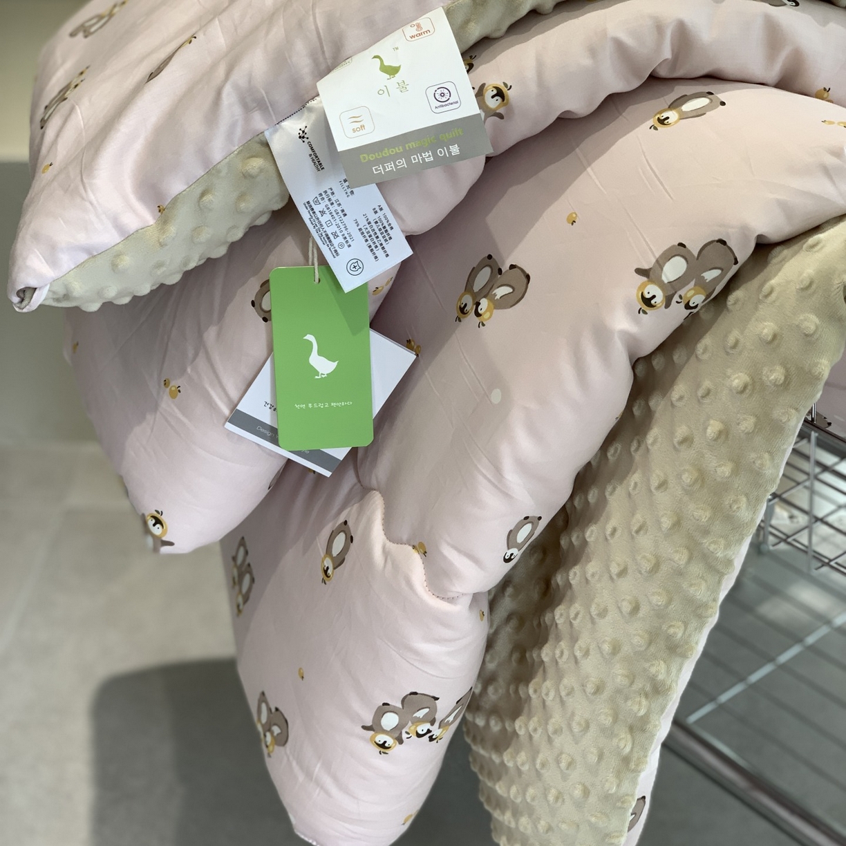 91家纺网 家纺一手货源 找家纺 汇庭 2025秋冬新品60s长绒棉单人豆豆冬被子被芯 小企鹅