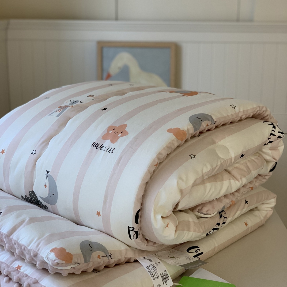 91家纺网 家纺一手货源 找家纺 汇庭 2025秋冬新品60s长绒棉单人豆豆冬被子被芯 星云象