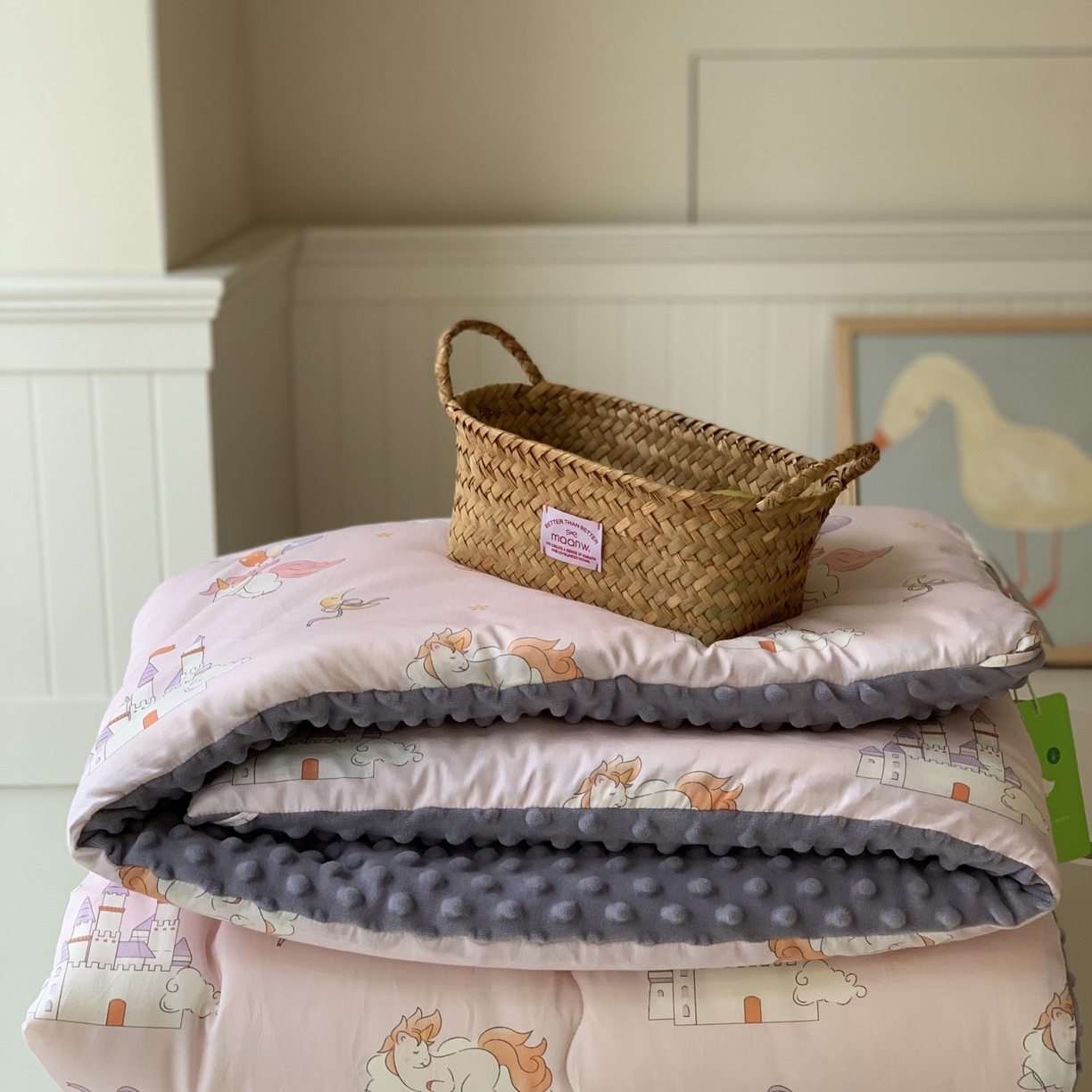 91家纺网 家纺一手货源 找家纺 汇庭 2025秋冬新品60s长绒棉单人豆豆冬被子被芯 城堡粉