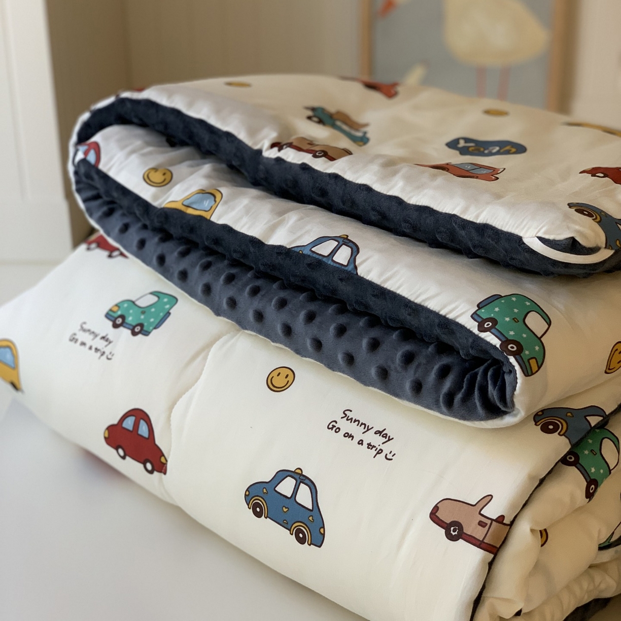 91家纺网 家纺一手货源 找家纺 汇庭 2025秋冬新品60s长绒棉单人豆豆冬被子被芯 汽车派