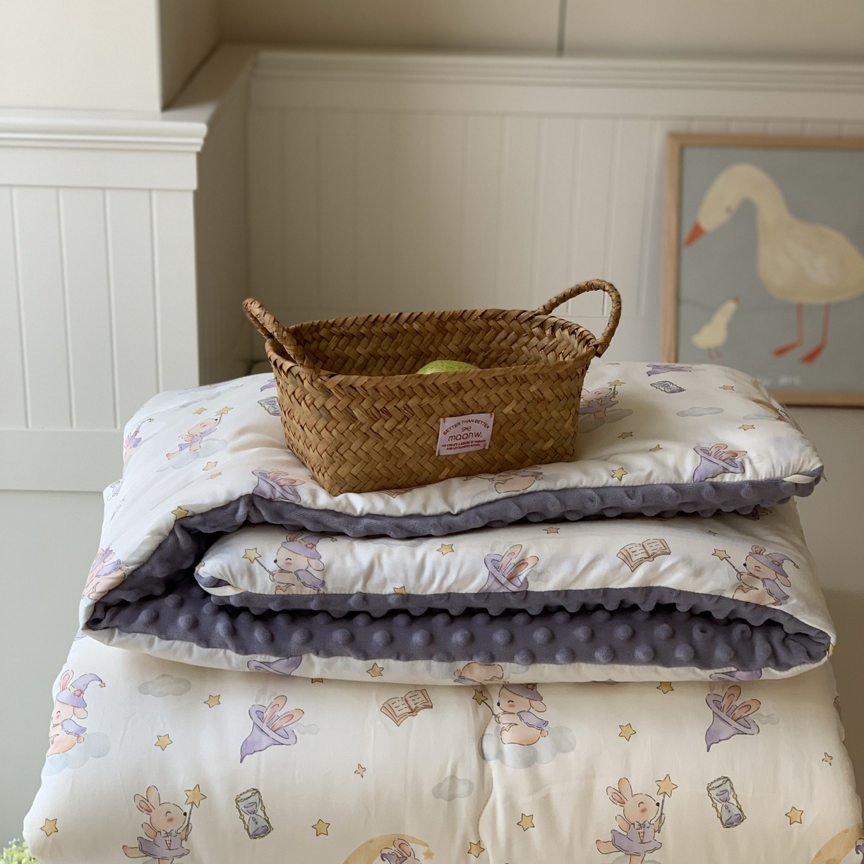 91家纺网 家纺一手货源 找家纺 汇庭 2025秋冬新品60s长绒棉单人豆豆冬被子被芯 紫精灵