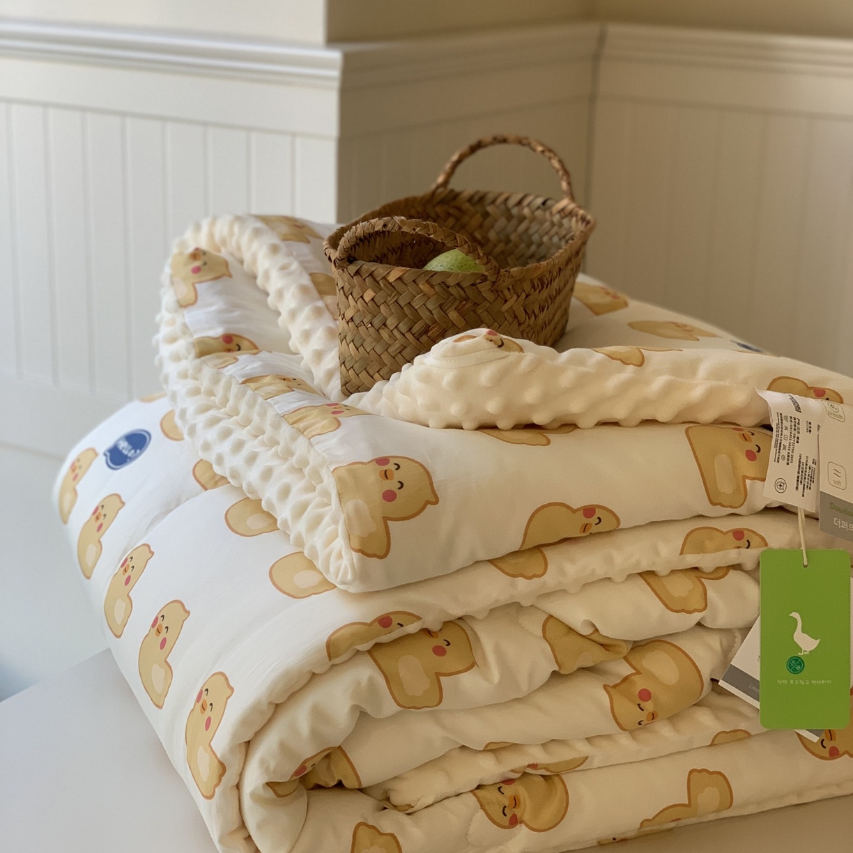 91家纺网 家纺一手货源 找家纺 汇庭 2025秋冬新品60s长绒棉单人豆豆冬被子被芯 可达鸭