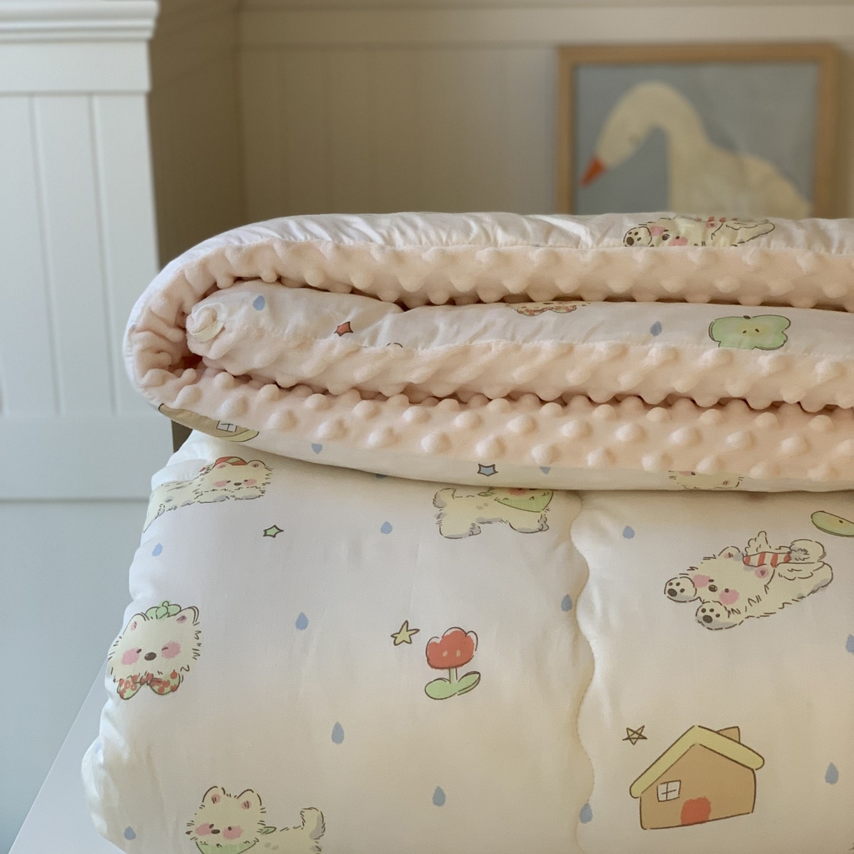 91家纺网 家纺一手货源 找家纺 汇庭 2025秋冬新品60s长绒棉单人豆豆冬被子被芯 椰奶泡泡