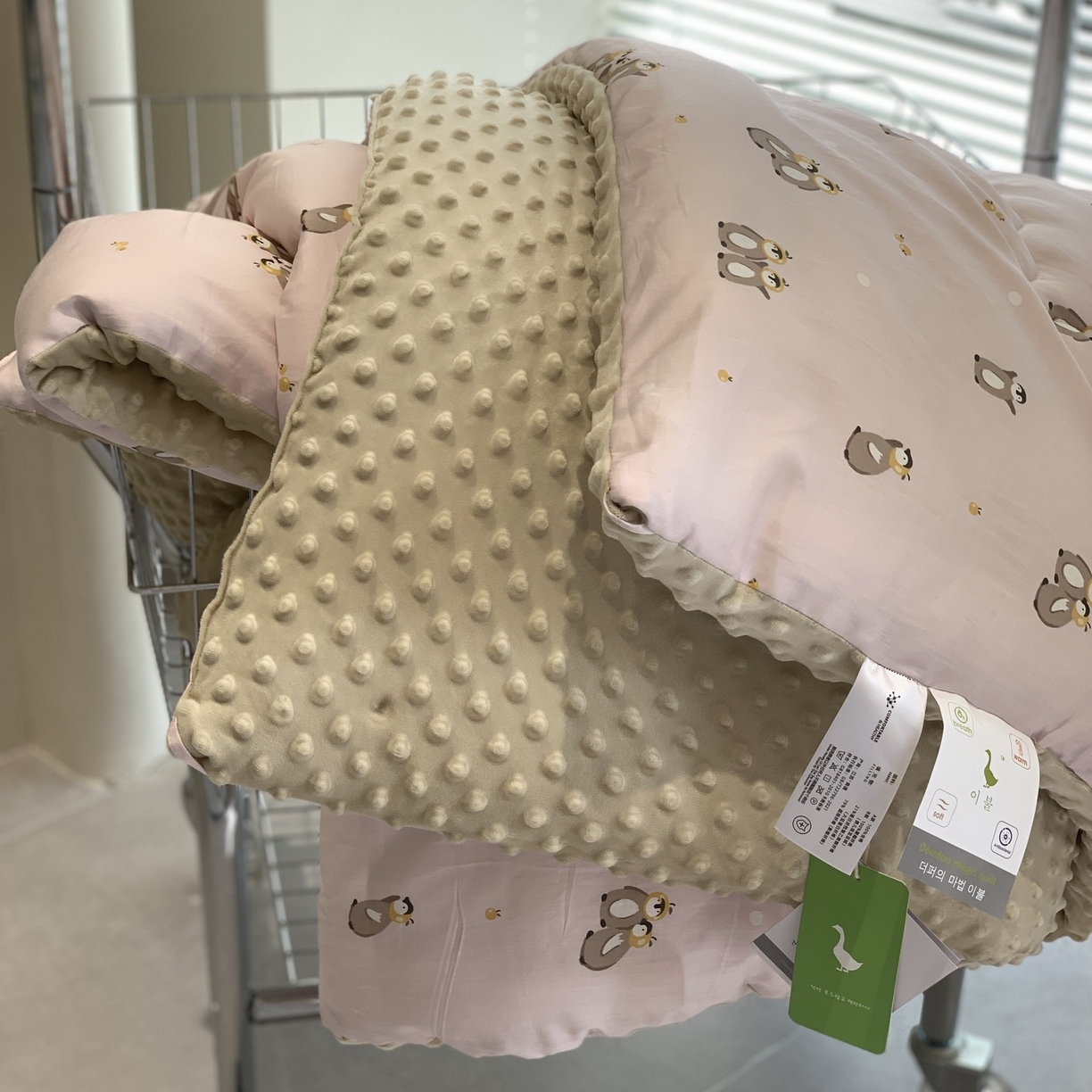 91家纺网 家纺一手货源 找家纺 汇庭 2025秋冬新品60s长绒棉单人豆豆冬被子被芯 小企鹅