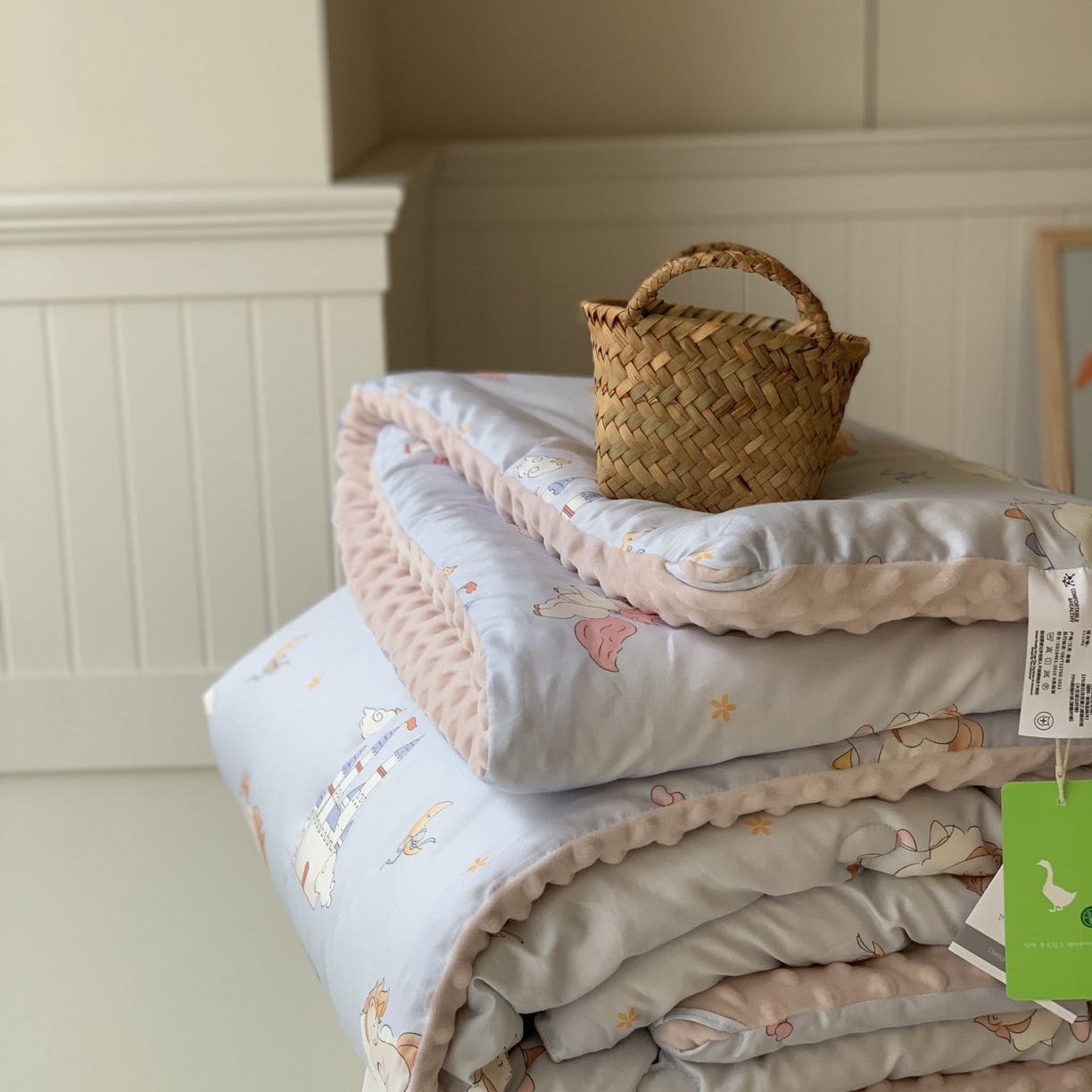 91家纺网 家纺一手货源 找家纺 汇庭 2025秋冬新品60s长绒棉单人豆豆冬被子被芯 城堡蓝