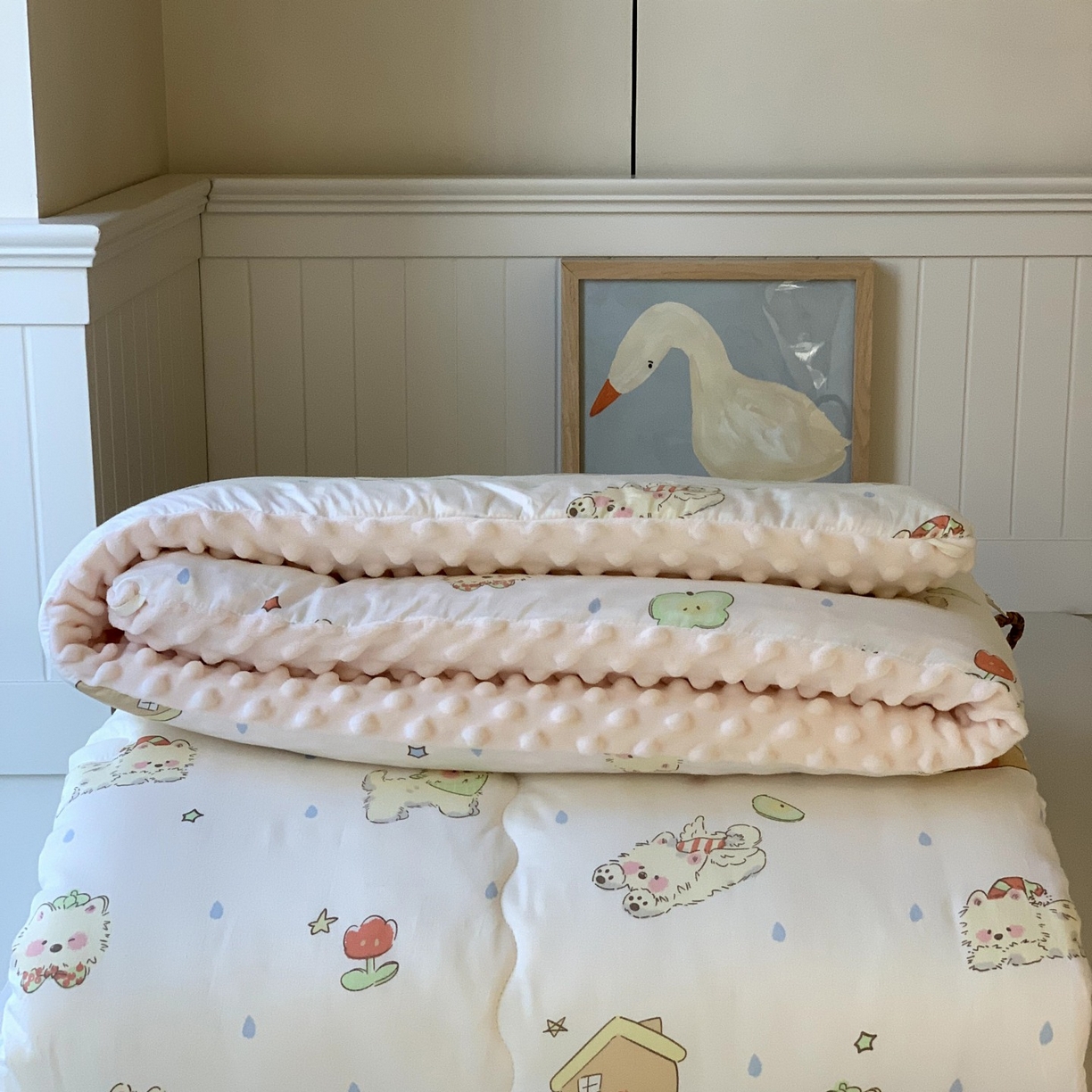 91家纺网 家纺一手货源 找家纺 汇庭 2025秋冬新品60s长绒棉单人豆豆冬被子被芯 椰奶泡泡