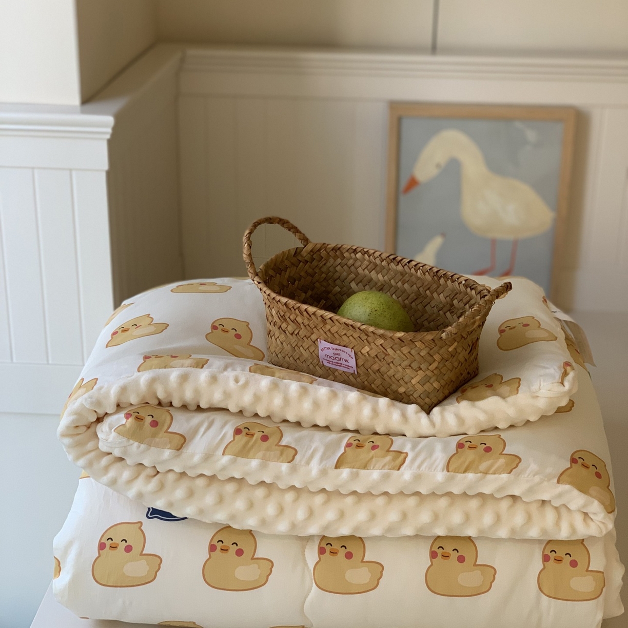 91家纺网 家纺一手货源 找家纺 汇庭 2025秋冬新品60s长绒棉单人豆豆冬被子被芯 可达鸭