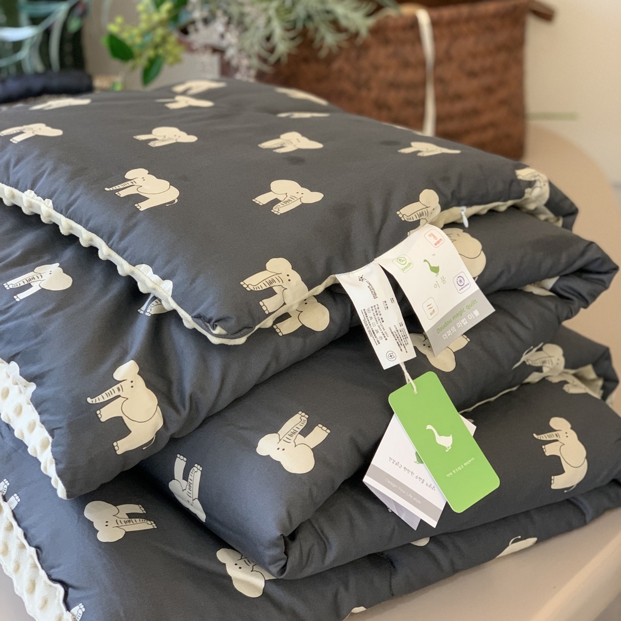 91家纺网 家纺一手货源 找家纺 汇庭 2025秋冬新品60s长绒棉单人豆豆冬被子被芯 图图象