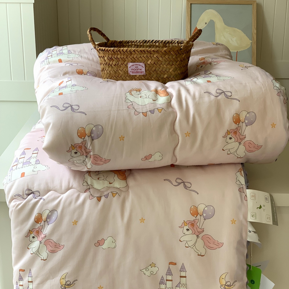 91家纺网 家纺一手货源 找家纺 汇庭 2025秋冬新品60s长绒棉单人豆豆冬被子被芯 城堡粉