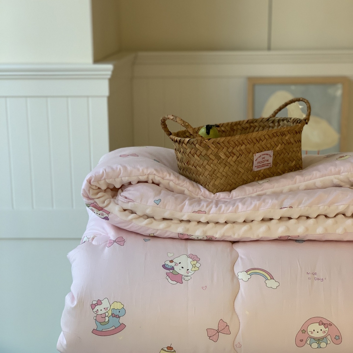 91家纺网 家纺一手货源 找家纺 汇庭 2025秋冬新品60s长绒棉单人豆豆冬被子被芯 甜甜猫