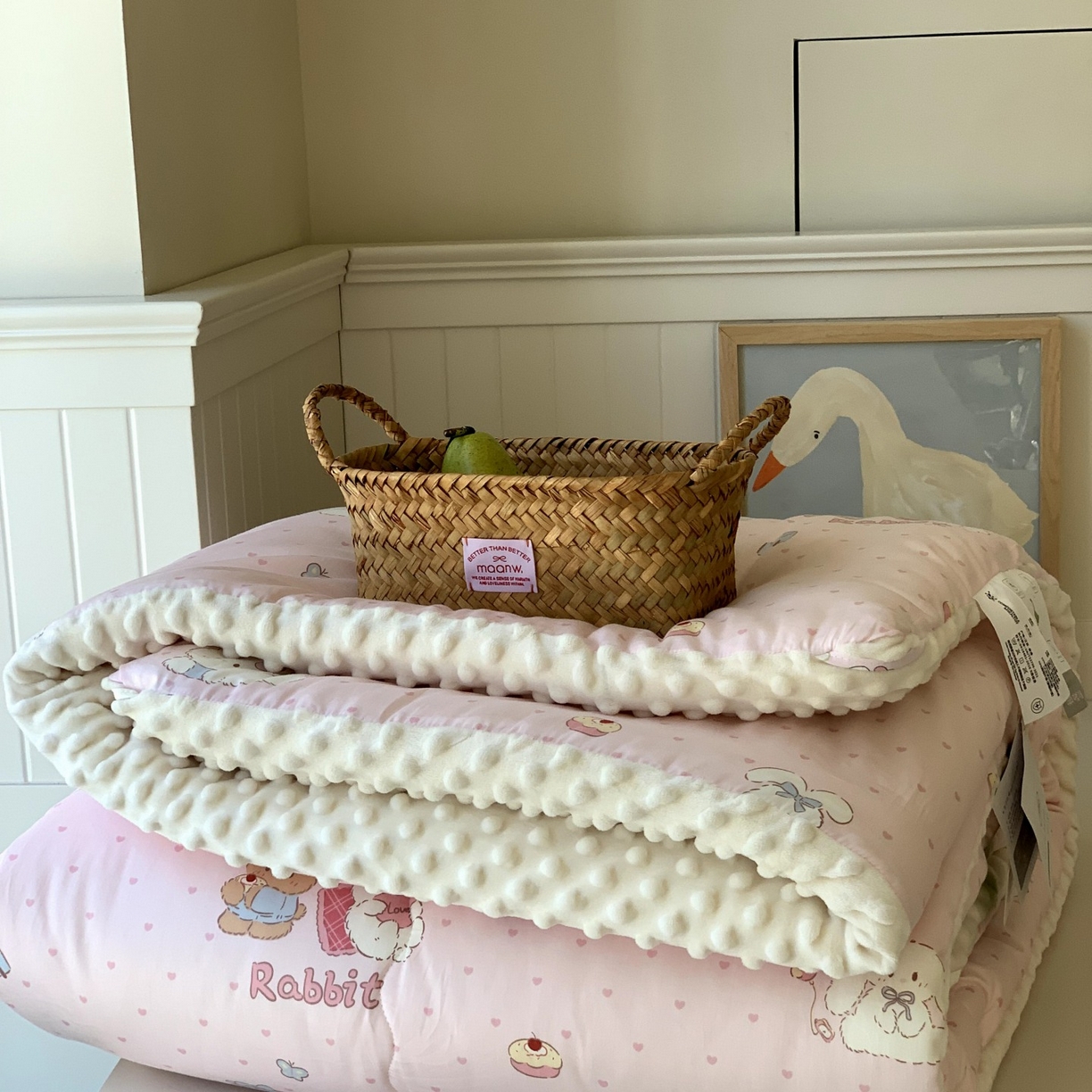 91家纺网 家纺一手货源 找家纺 汇庭 2025秋冬新品60s长绒棉单人豆豆冬被子被芯 甜蜜派