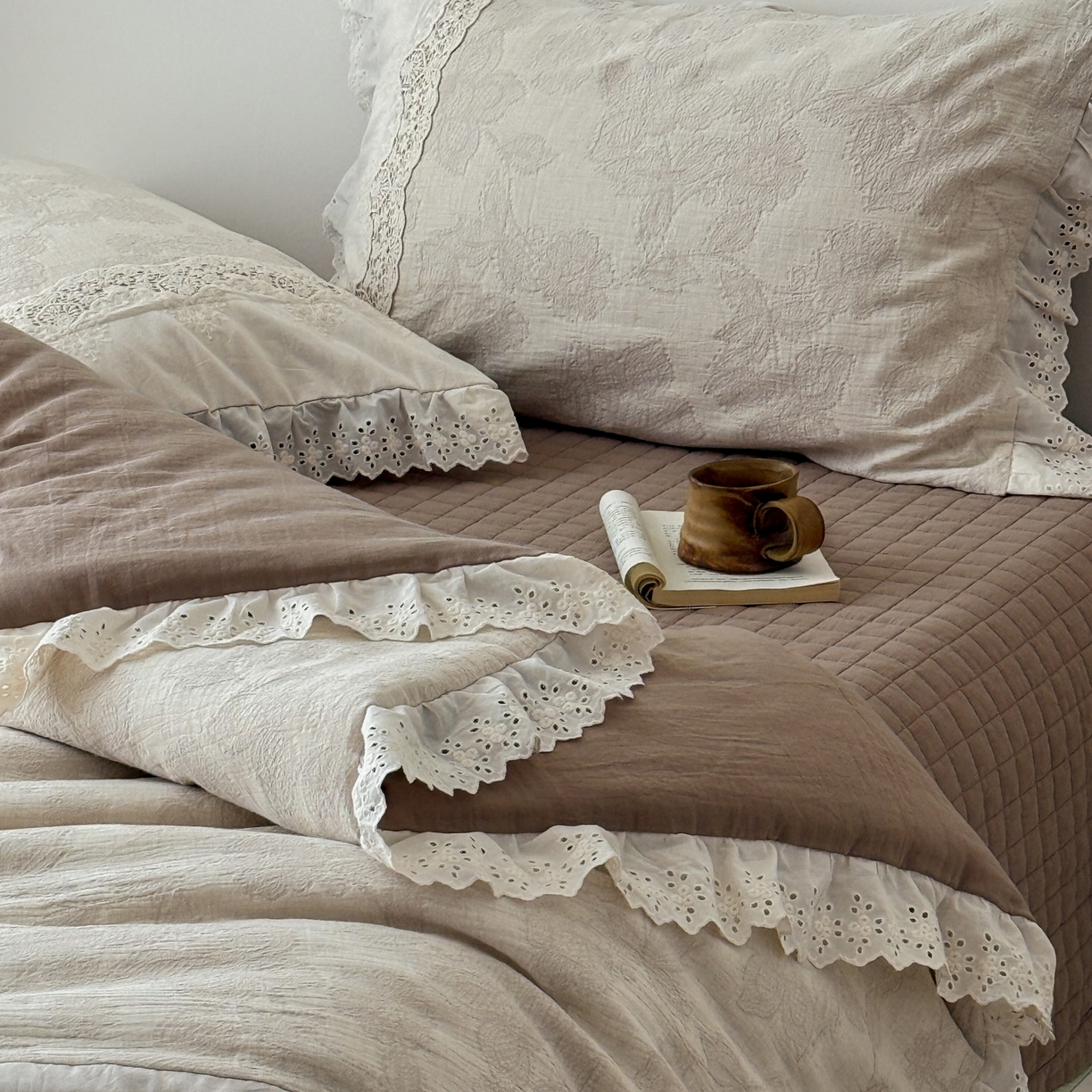 91家纺网 家纺一手货源 找家纺 汇庭 2025秋冬新款禾悦棉麻春秋春悦纱布床盖系列 禾悦咖