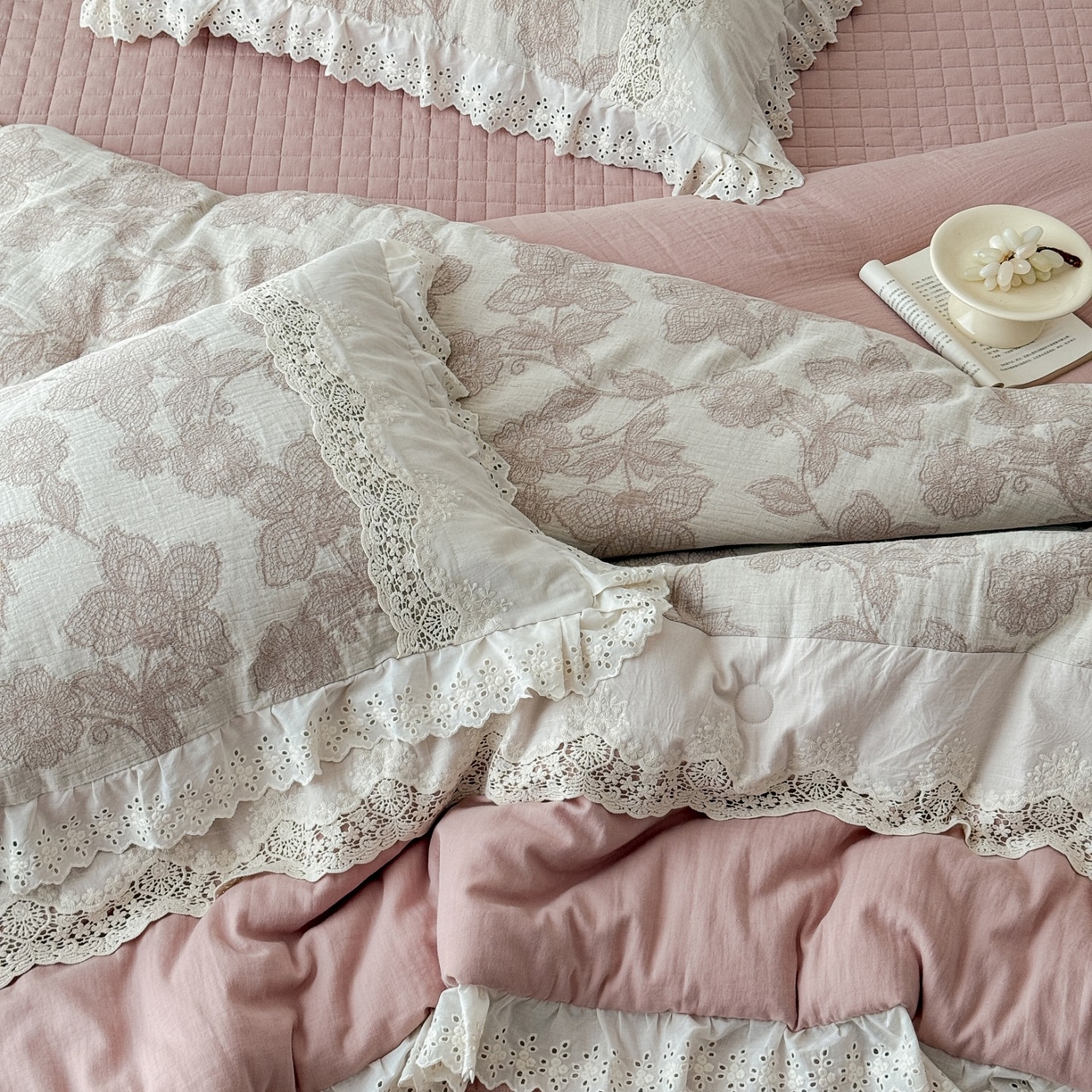 91家纺网 家纺一手货源 找家纺 汇庭 2025秋冬新款禾悦棉麻春秋春悦纱布床盖系列 禾悦粉