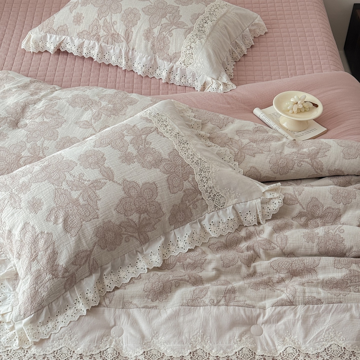 91家纺网 家纺一手货源 找家纺 汇庭 2025秋冬新款禾悦棉麻春秋春悦纱布床盖系列 禾悦粉