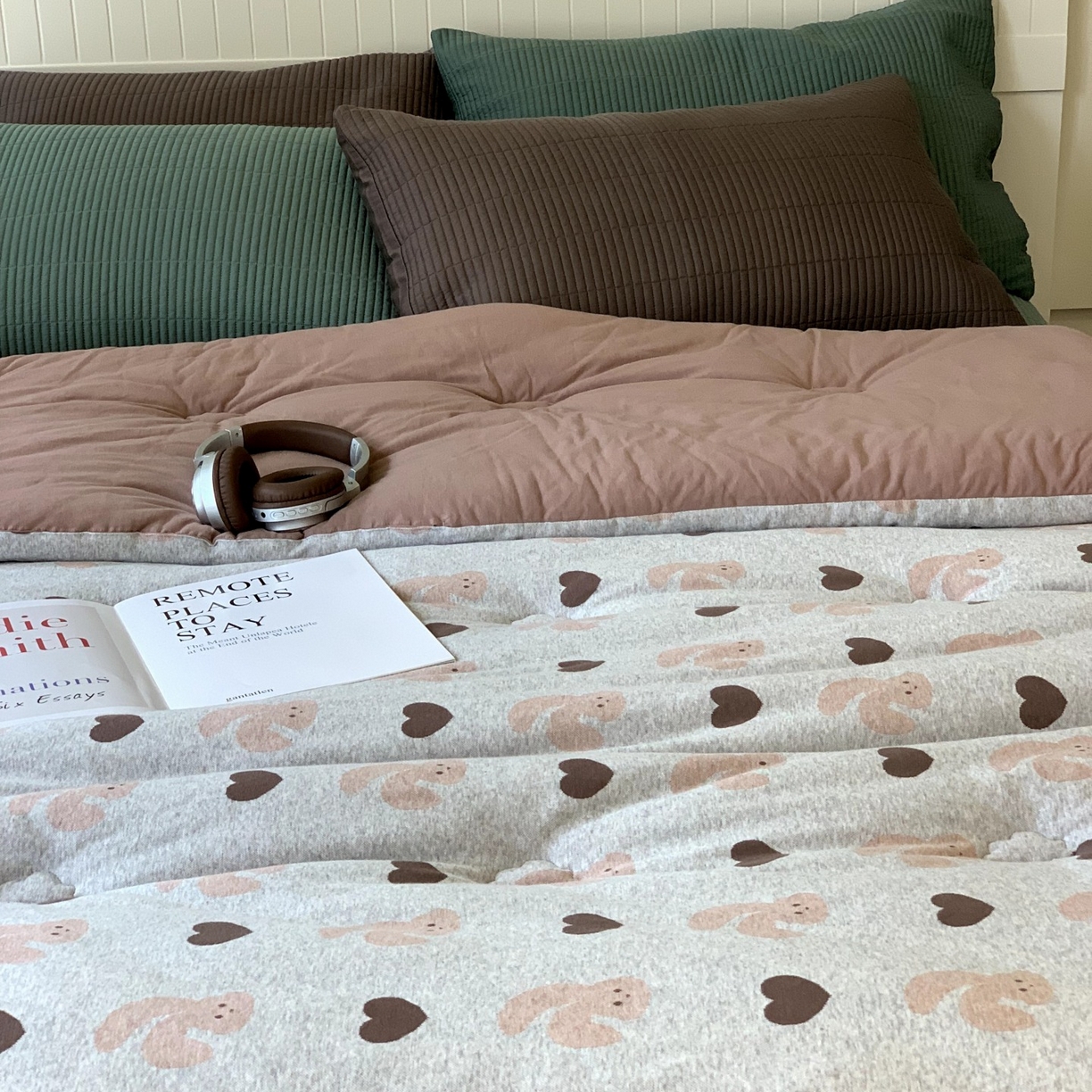 91家纺网 家纺一手货源 找家纺 汇庭 2025秋冬新款小耳朵色织春秋被子被芯系列 红宗小兔