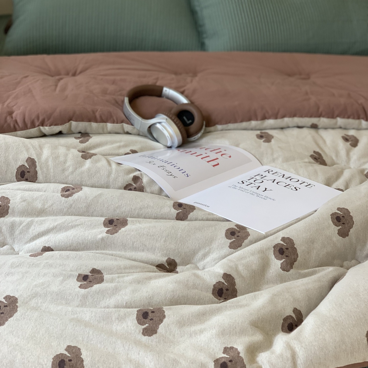 91家纺网 家纺一手货源 找家纺 汇庭 2025秋冬新款小耳朵色织春秋被子被芯系列 叮叮狗卡其