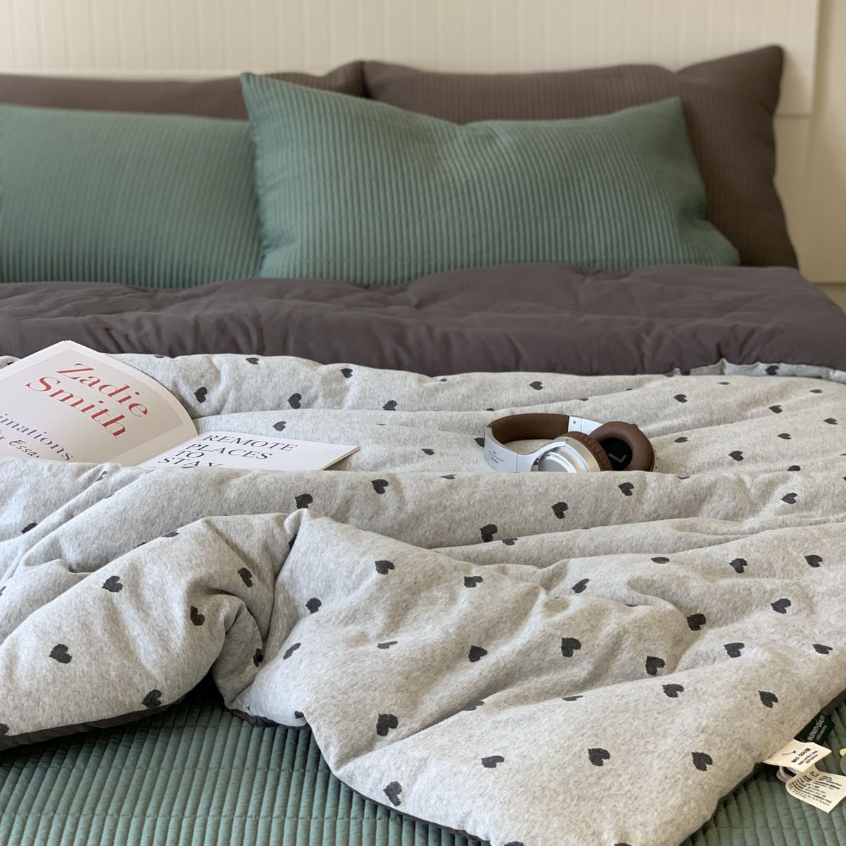 91家纺网 家纺一手货源 找家纺 汇庭 2025秋冬新款小耳朵色织春秋被子被芯系列 小甜心灰