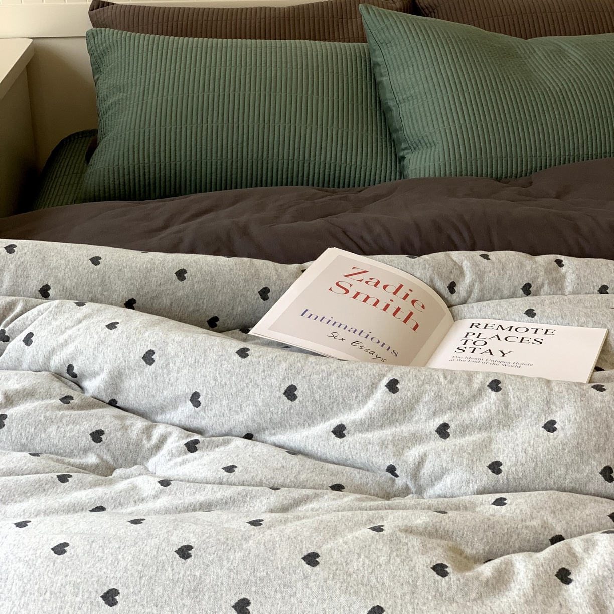 91家纺网 家纺一手货源 找家纺 汇庭 2025秋冬新款小耳朵色织春秋被子被芯系列 小甜心灰