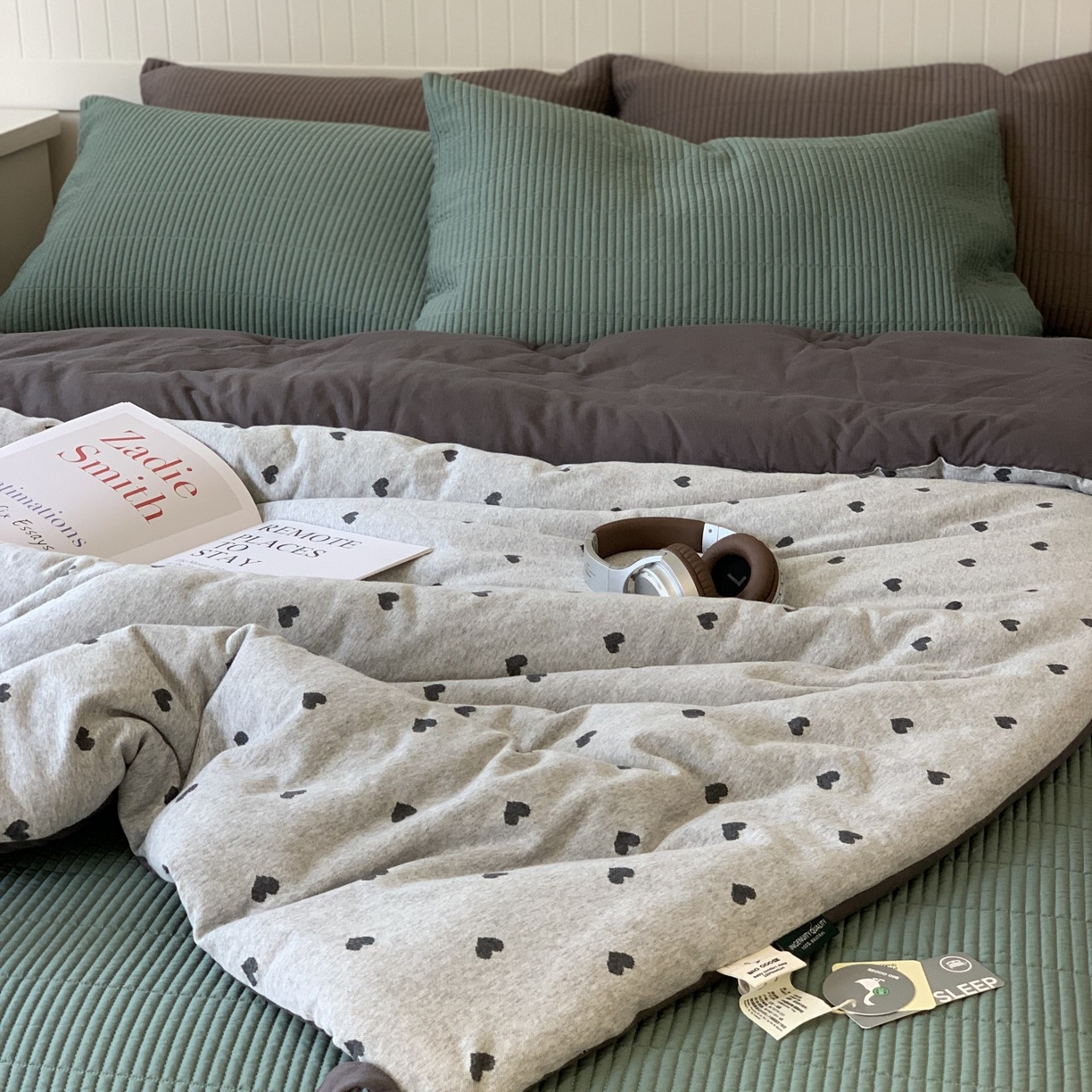 91家纺网 家纺一手货源 找家纺 汇庭 2025秋冬新款小耳朵色织春秋被子被芯系列 小甜心灰