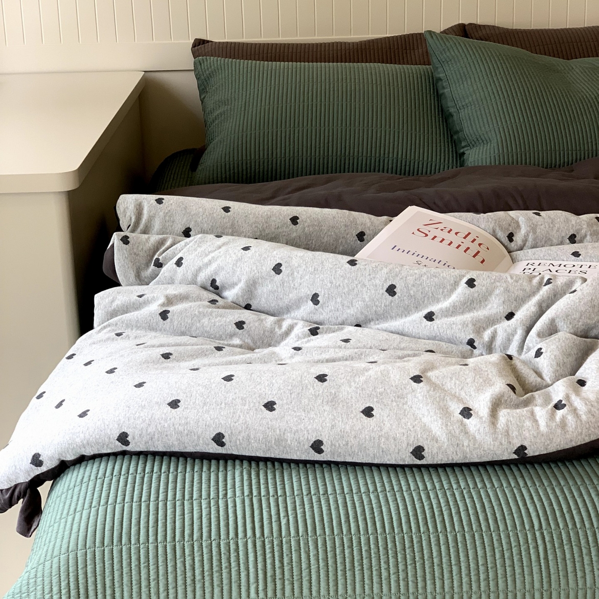 91家纺网 家纺一手货源 找家纺 汇庭 2025秋冬新款小耳朵色织春秋被子被芯系列 小甜心灰