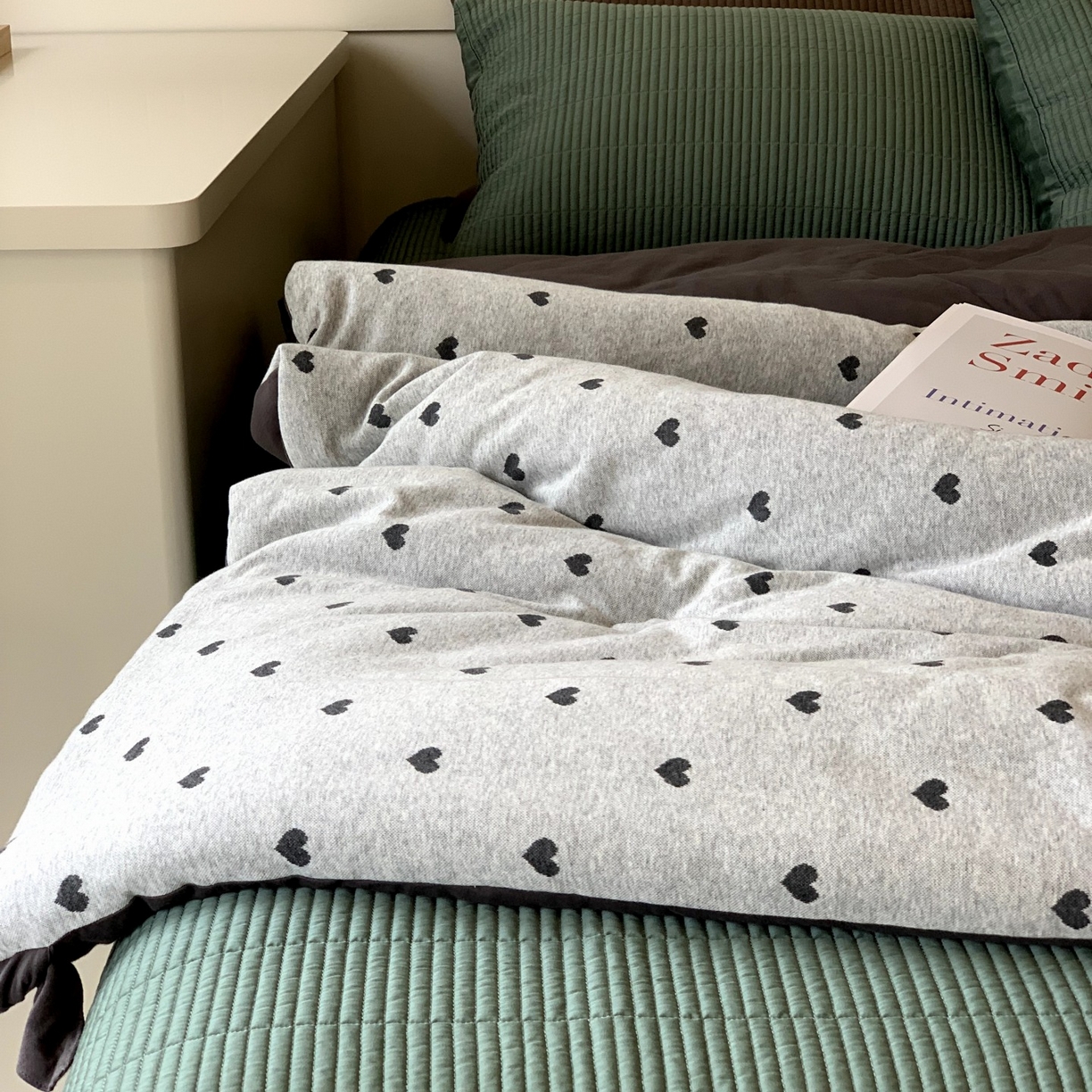 91家纺网 家纺一手货源 找家纺 汇庭 2025秋冬新款小耳朵色织春秋被子被芯系列 小甜心灰