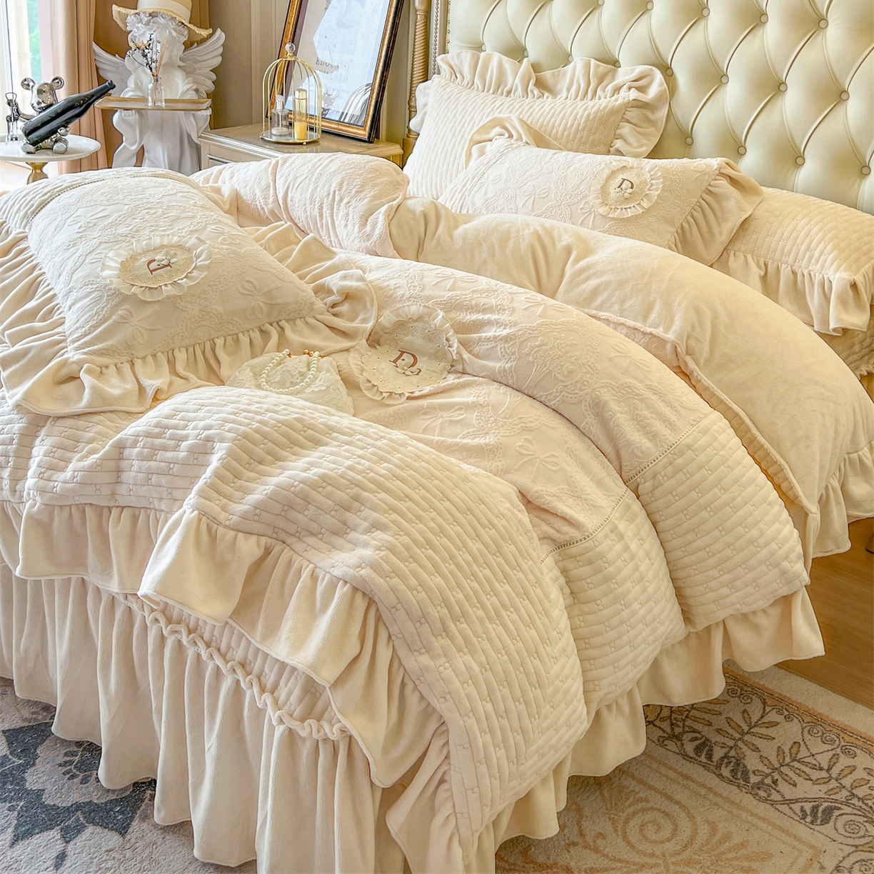 91家纺网 家纺一手货源 找家纺 （总）好儿喜家纺 2025新款雕花牛奶绒床盖四件套-艾洛微