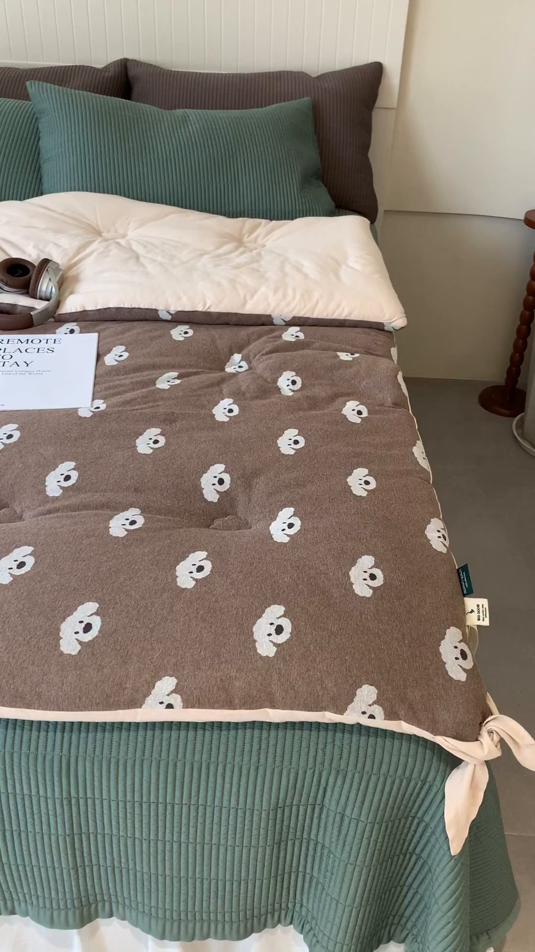 91家纺网 家纺一手货源 找家纺 汇庭 2025秋冬新款小耳朵色织春秋被子被芯系列 叮叮狗棕