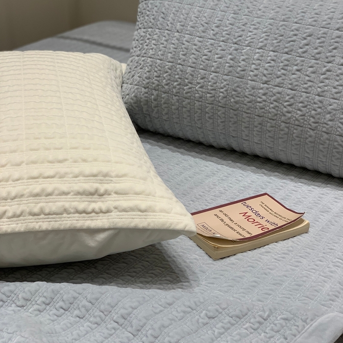 91家纺网 家纺一手货源 找家纺 汇庭 2025新款时尚条绒床盖三件套系列 时尚条蓝