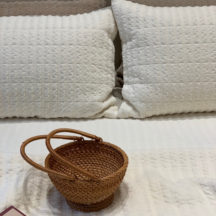 91家纺网 家纺一手货源 找家纺 汇庭 2025新款时尚条绒床盖三件套系列 时尚条白